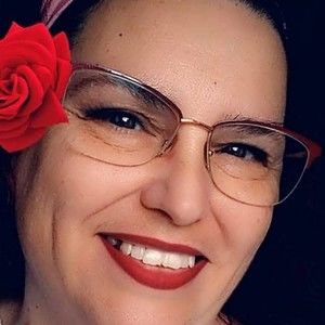 Meet your Posher, Posh